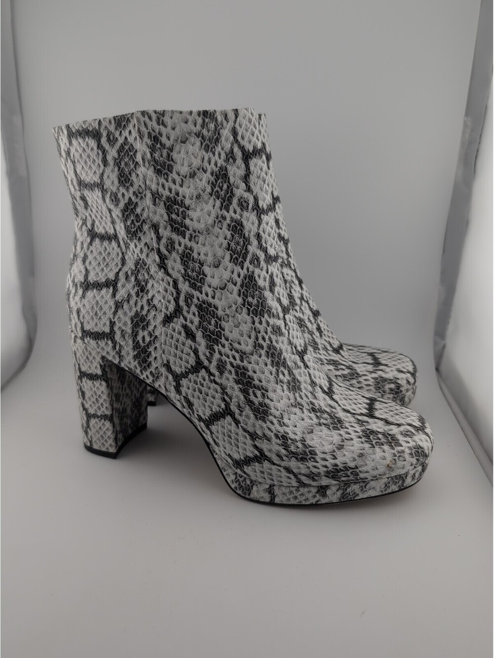 JF Size 8 Platform Faux Snakeskin Boots Francine White Black Heel Boots Booties